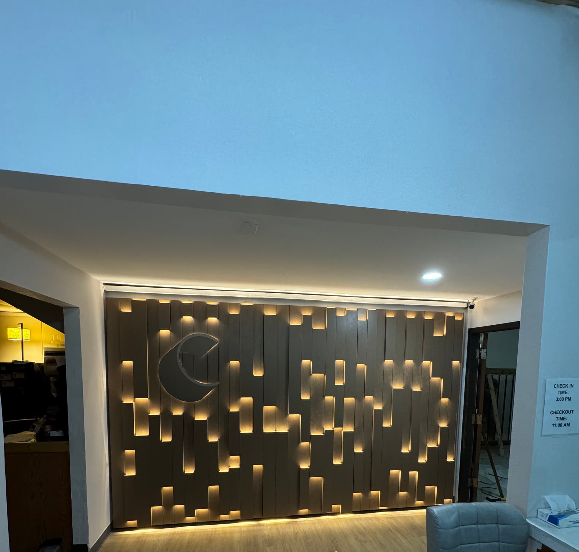 Stunning Welcome Sign Installation at Comfort Inn Livingston, Montana image